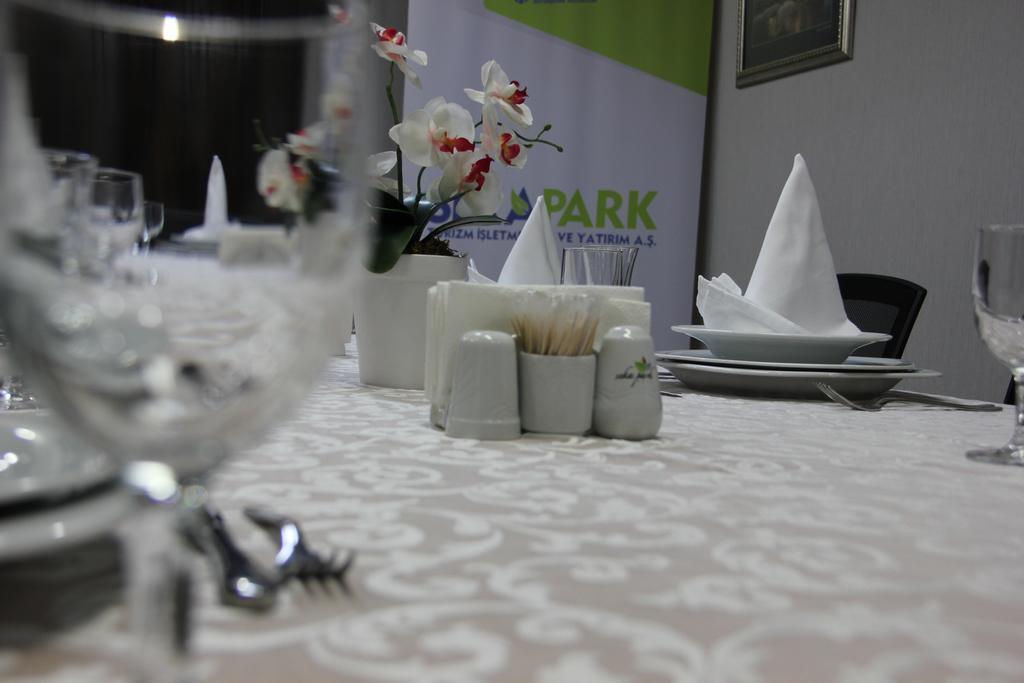 Seka Park Hotel Ізміт Екстер'єр фото